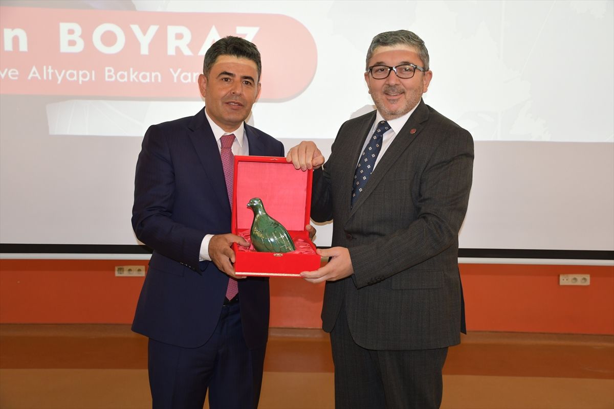Bakan Yardımcısı Boyraz BŞEÜ’de Gençlerle Buluştu