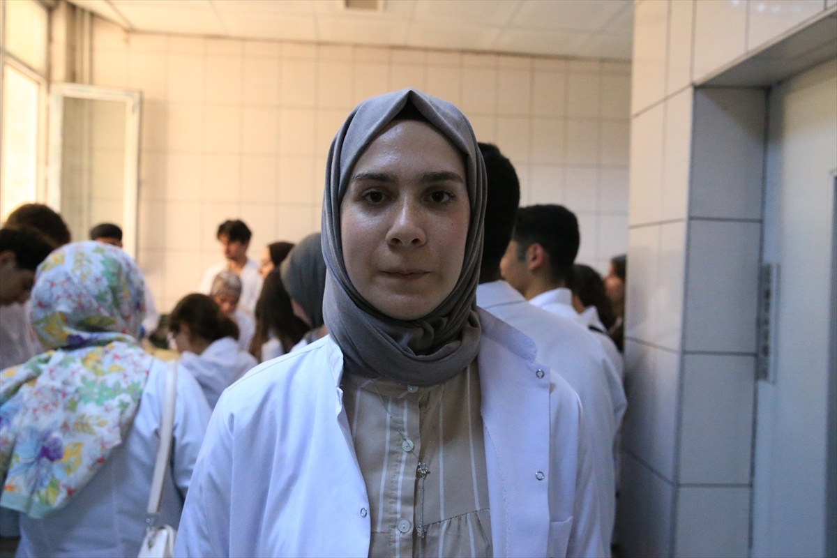 Van Tıp Öğrencileri Kadavra Eğitimi Aldı