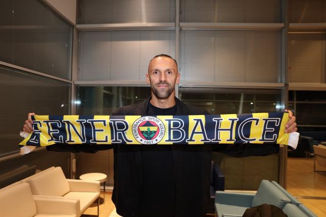 Vedat Muriqi Fenerbahçe için İstanbul'da