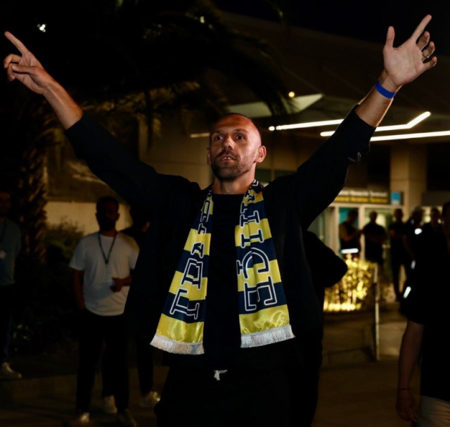 Vedat Muriqi Fenerbahçe için İstanbul'da