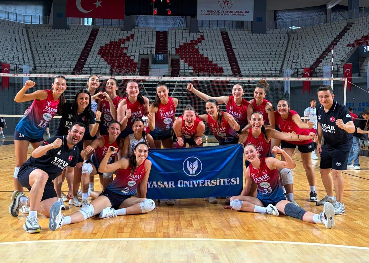 Yaşar Üniversitesi Kadın Voleybol Takımı Şampiyon!