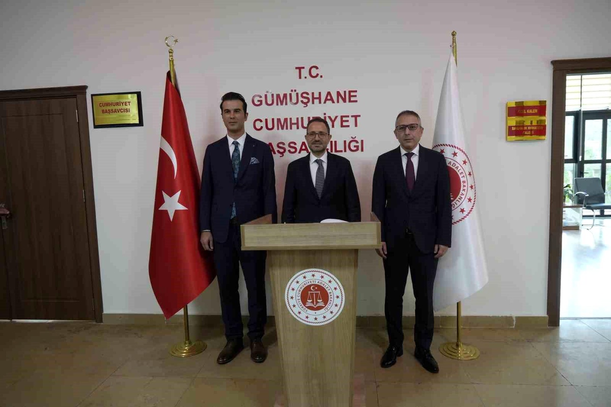 Ayyıldız Gümüşhane\'de Hakim ve Savcılara Veda Yemeği Düzenledi
