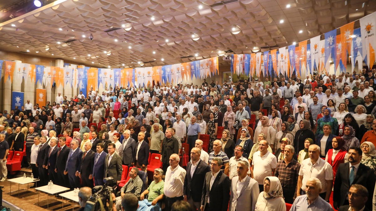 Yazıcı: AK Parti\'nin yönü rüzgara göre değişmez