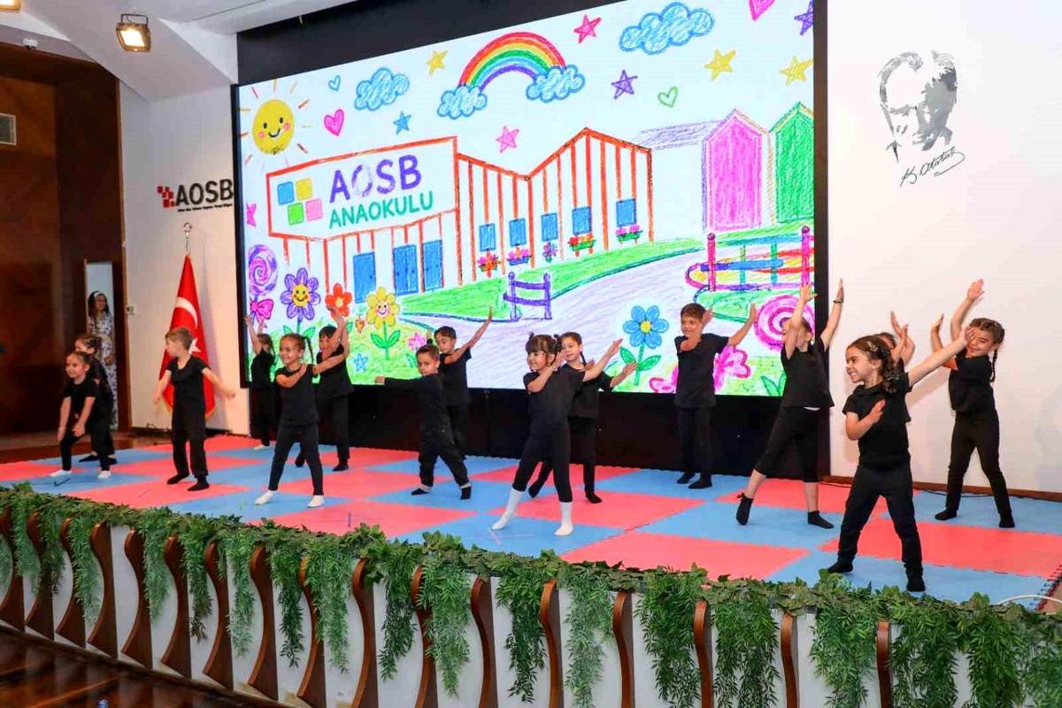 AOSB Anaokulu İlk Mezunlarını Uğurladı