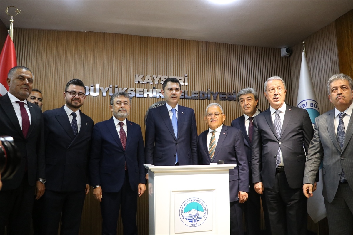 Bakanlar Kayseri\'de Ziyaret ve Çarşı Açılışı Yaptı