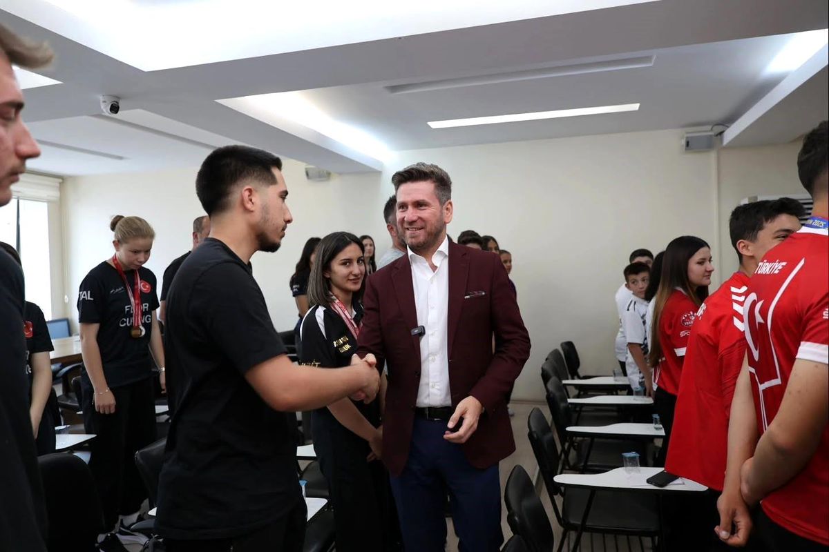Başkan Kadir Tatık, Tavas\'ın gururlandıran şampiyonları ağırladı