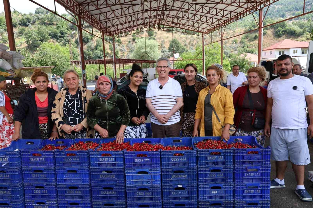 Başkan Tetik, Aşağı Yakacık\'ta vatandaşlarla buluştu