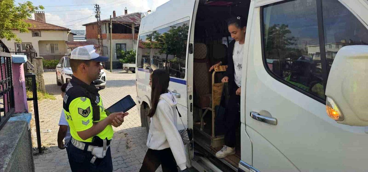 Bilecik\'te Okul Servis Araçlarına Denetim