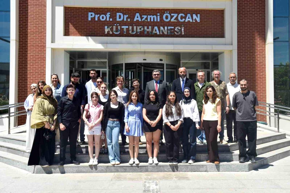 BŞEÜ\'de \'Kampüste Yaşam\' Sergisi Açıldı