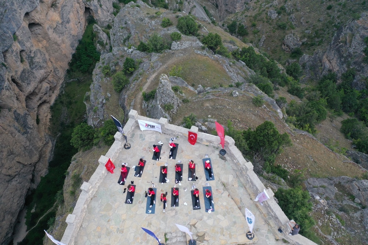 Artvin\'de Dünya Yoga Günü Etkinliği