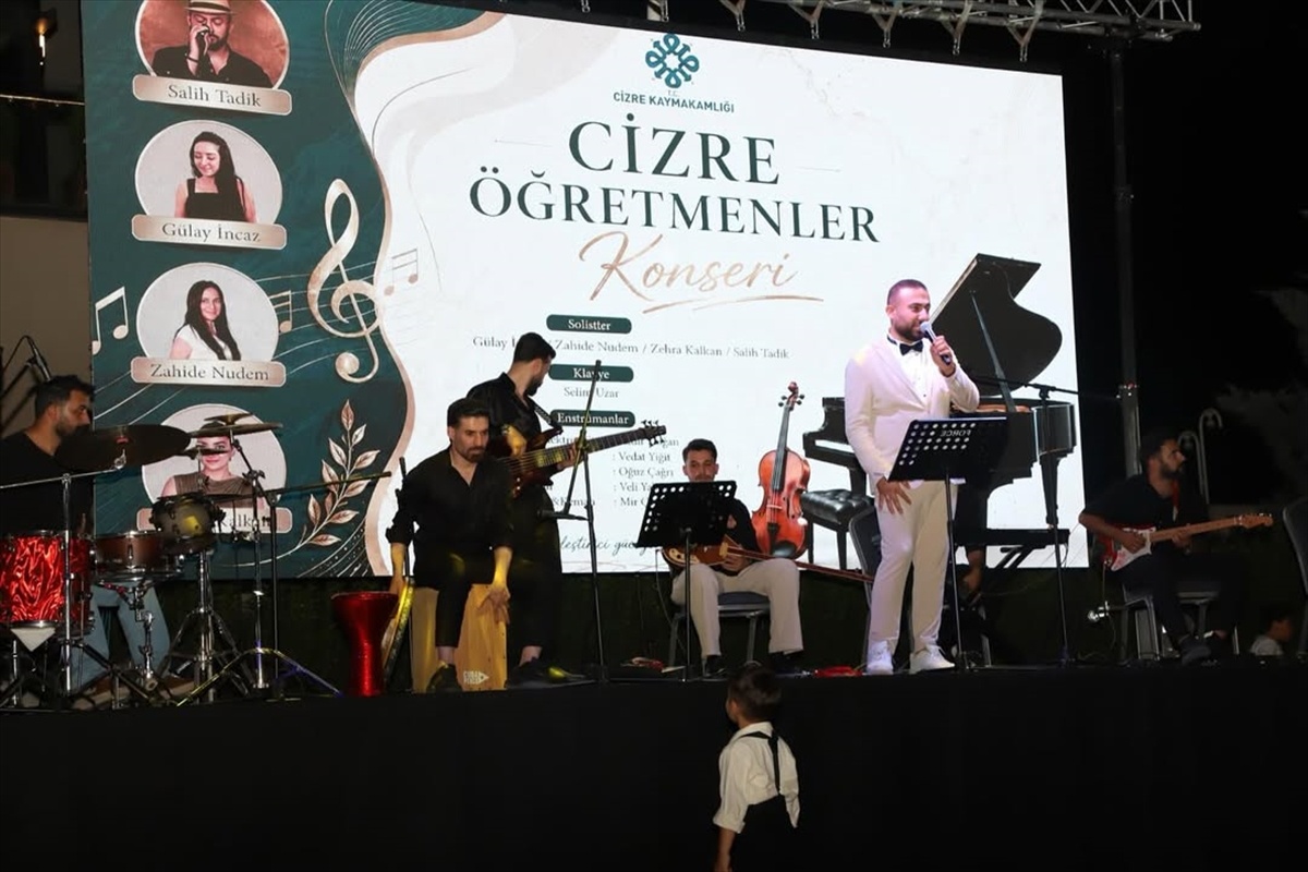 Cizre\'de Öğretmen ve Öğrencilerden Müzik Ziyafeti