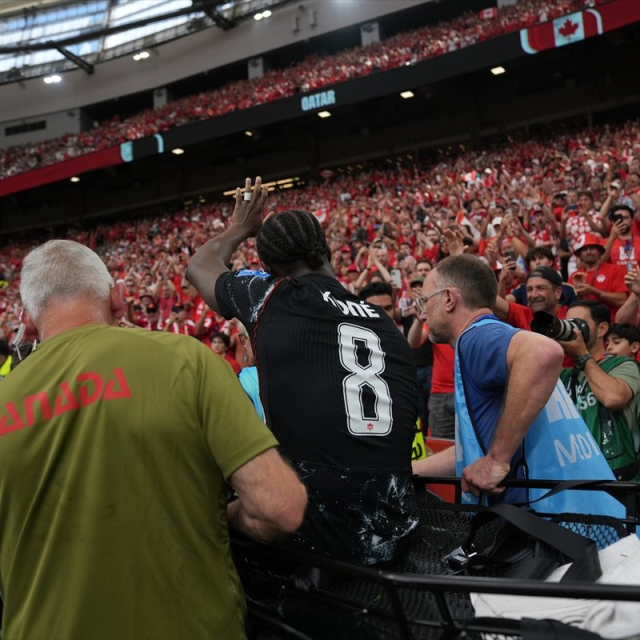 Dünya Kupası'nda büyük şok! Yıldız futbolcunun ayağı kırıldı