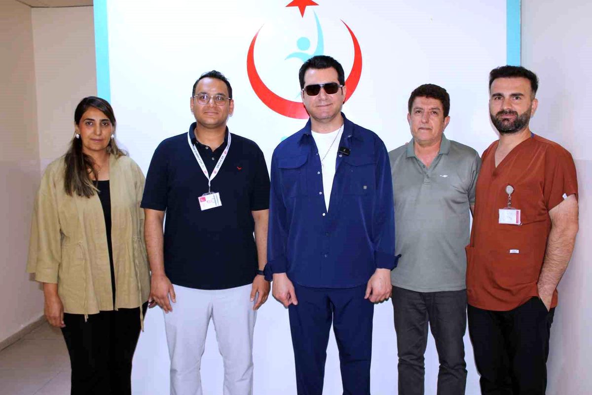 Murat Kurşun\'dan Minik Hastalara Destek