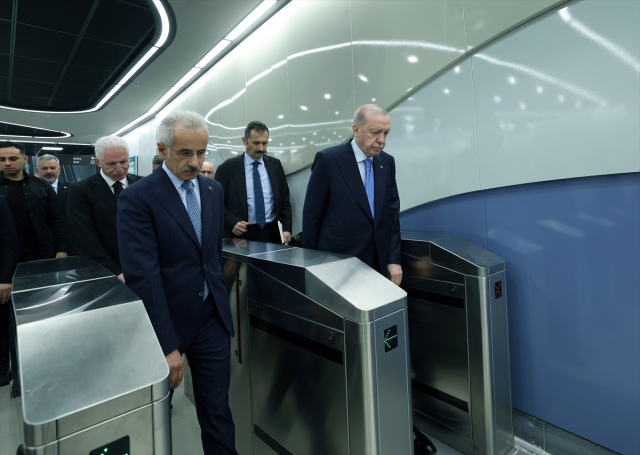 Halkalı-İstanbul Havalimanı metro hattı hizmete açıldı! 31 Temmuz'a kadar ücretsiz olacak
