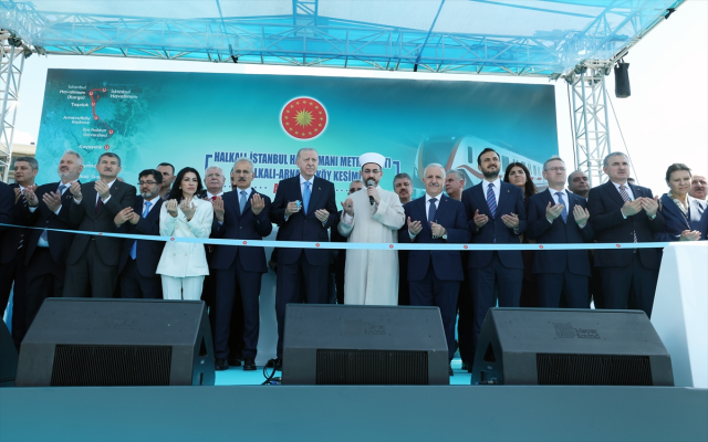 Halkalı-İstanbul Havalimanı metro hattı hizmete açıldı! 31 Temmuz'a kadar ücretsiz olacak