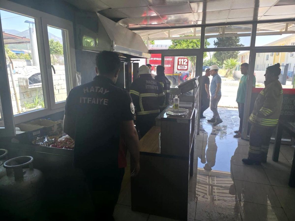 Hassa\'da dönercide korkutan yangın