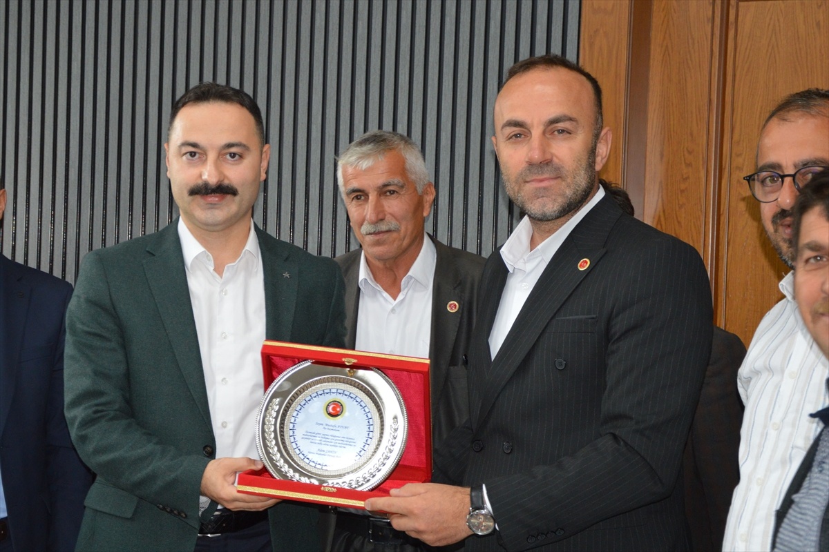 Muhtarlardan Kaymakam Ayvat\'a Veda