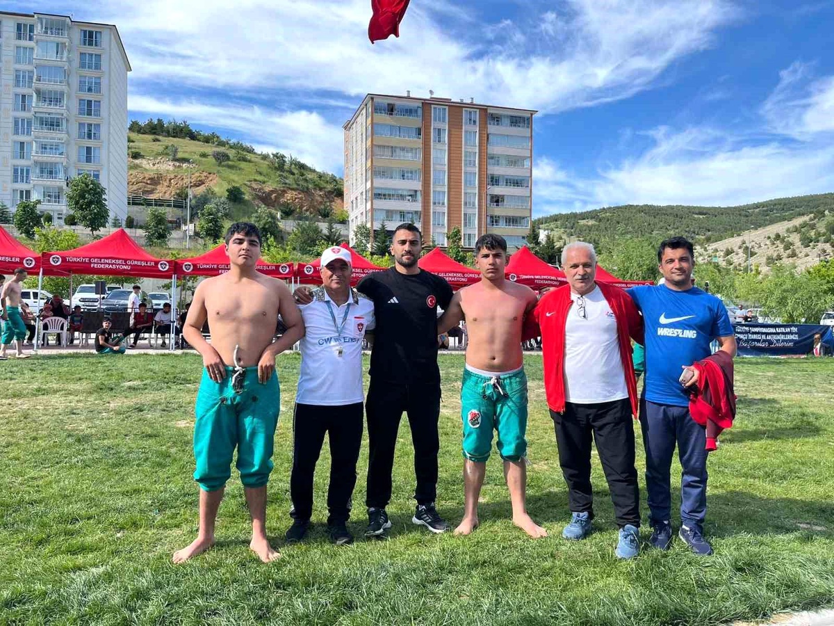 Elazığlı Güreşçi Türkiye İkincisi Oldu