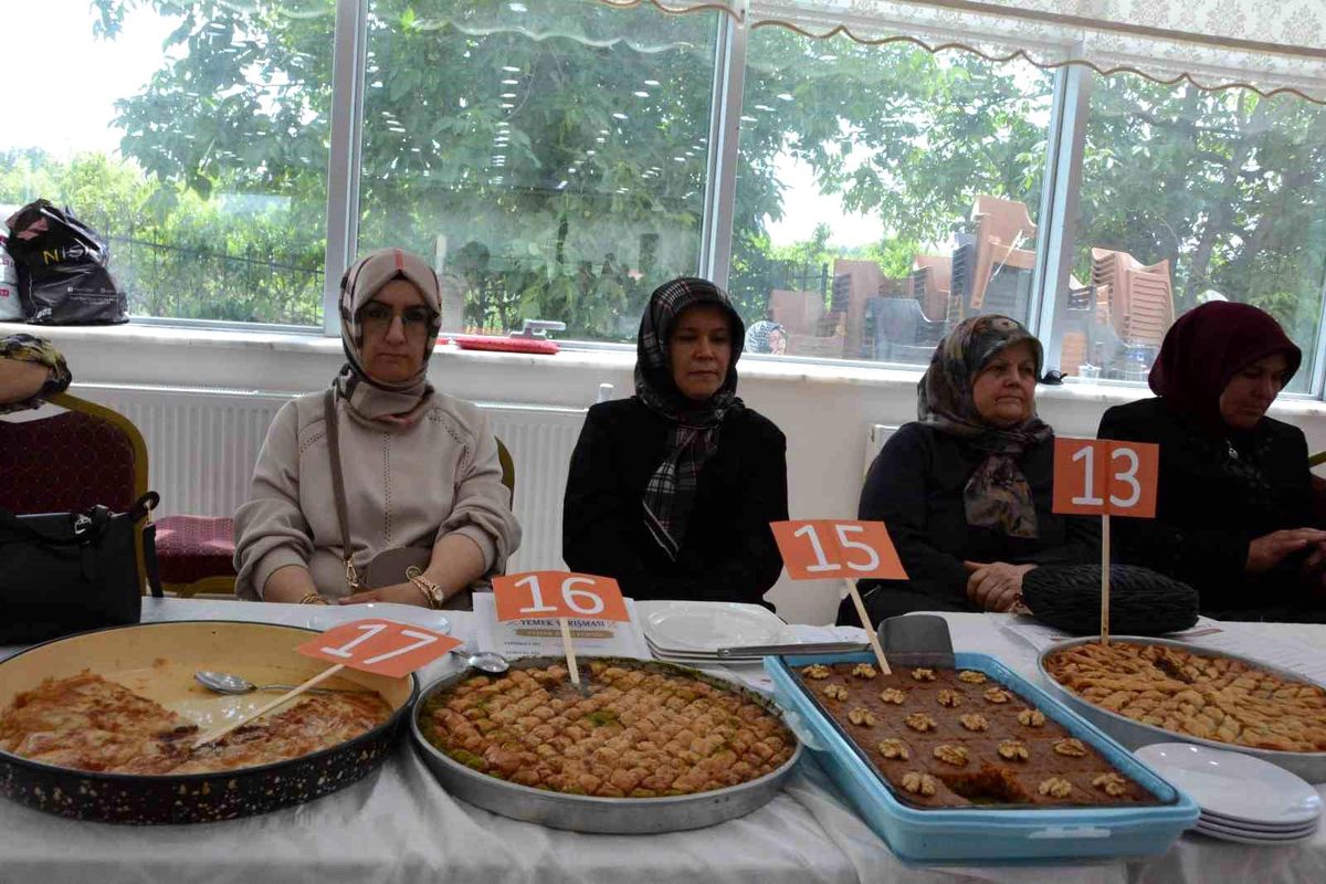 Kepsut\'ta "Kadın Eliyle Yaşayan Kültür Festivali" yapıldı