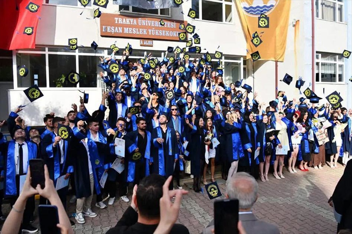 Trakya Üniversitesi Mezuniyet Töreni Düzenlendi
