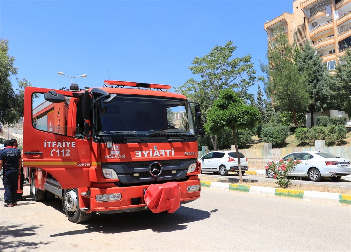 Kilis\'te Evde Yangın: 4 Kişi Hastaneye Kaldırıldı
