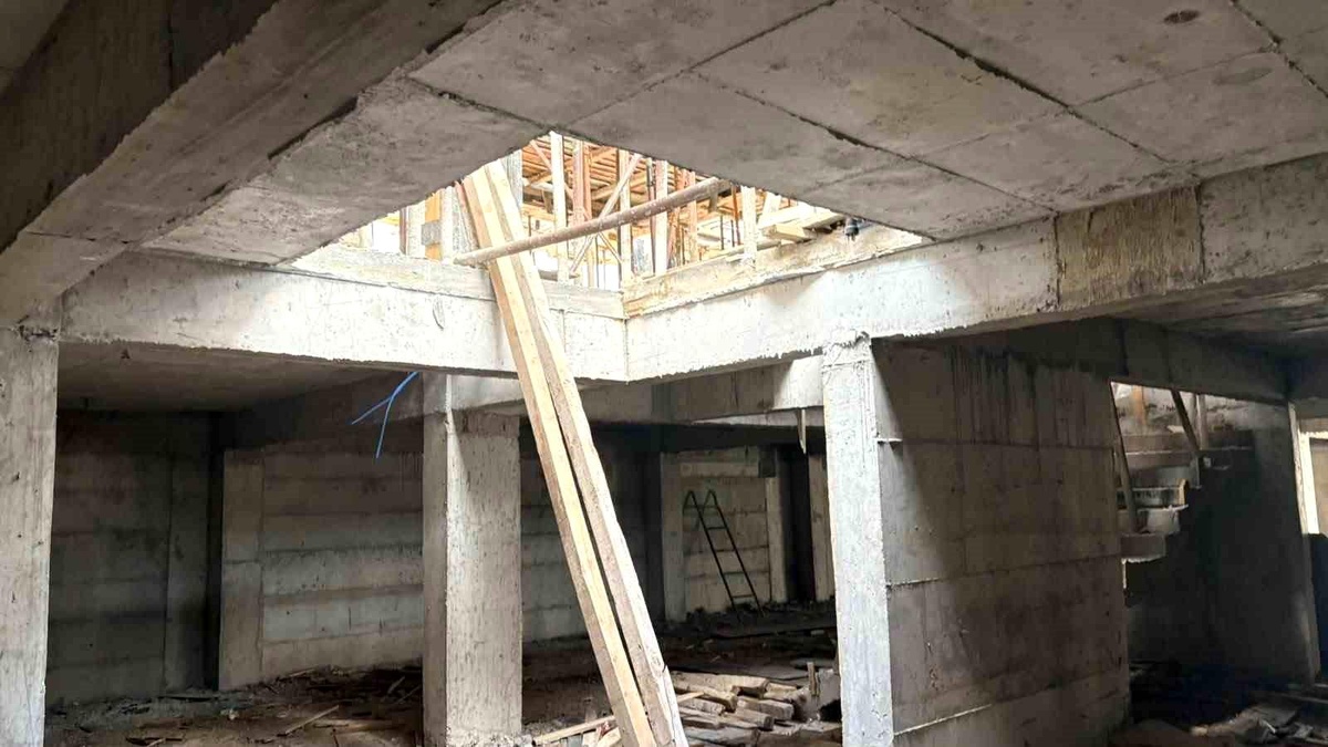 Kütahya\'da İskelenin Çökmesi: 4 İşçi Yaralı