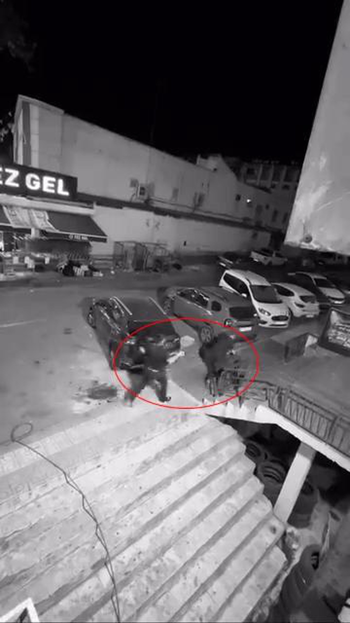 Diyarbakır\'da Çocuklar Lastik ve Kriko Çaldı