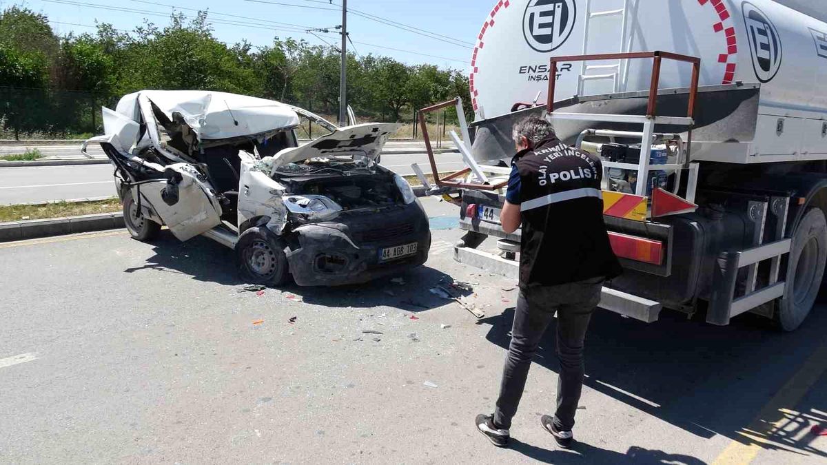 Malatya\'da Kaza: Su Tankeri ile Çarpışma