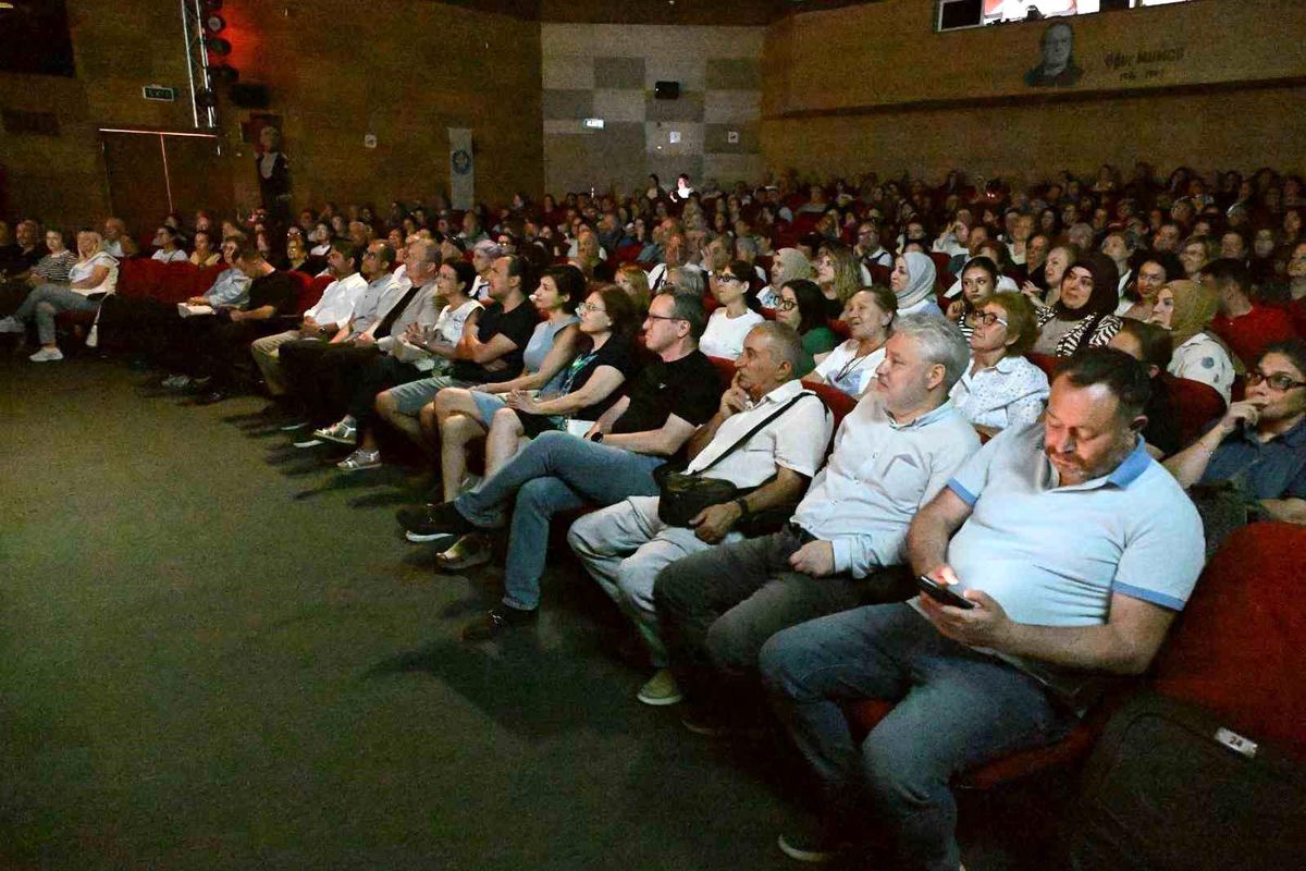 Manisa, hemşehrisi İlhan Şeşen\'i unutmadı