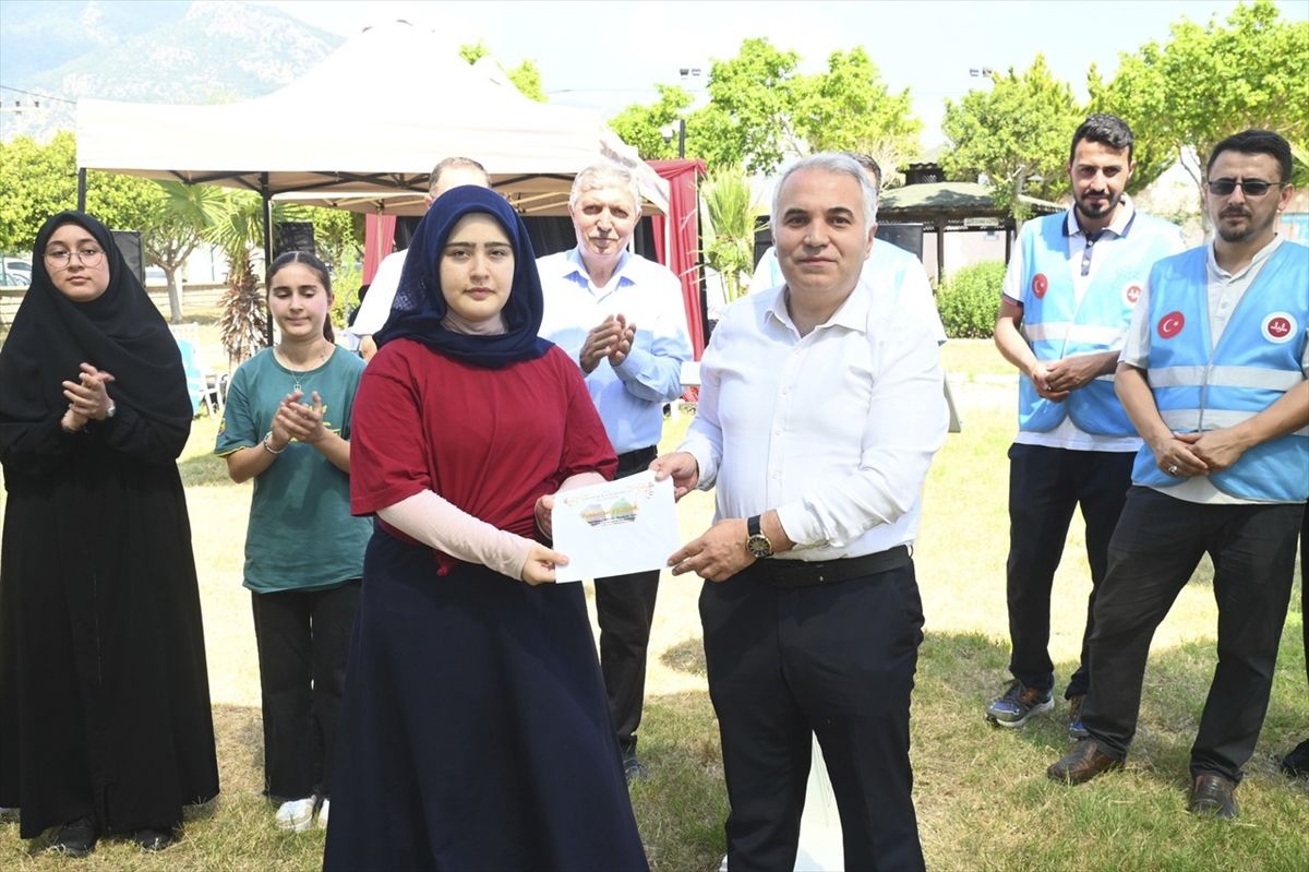 Anamur\'da Öğrenciler Umre İle Ödüllendirildi