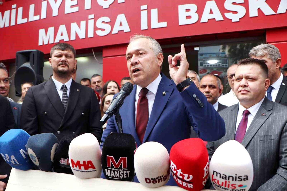 MHP Manisa İl Başkanlığı\'nda devir teslim