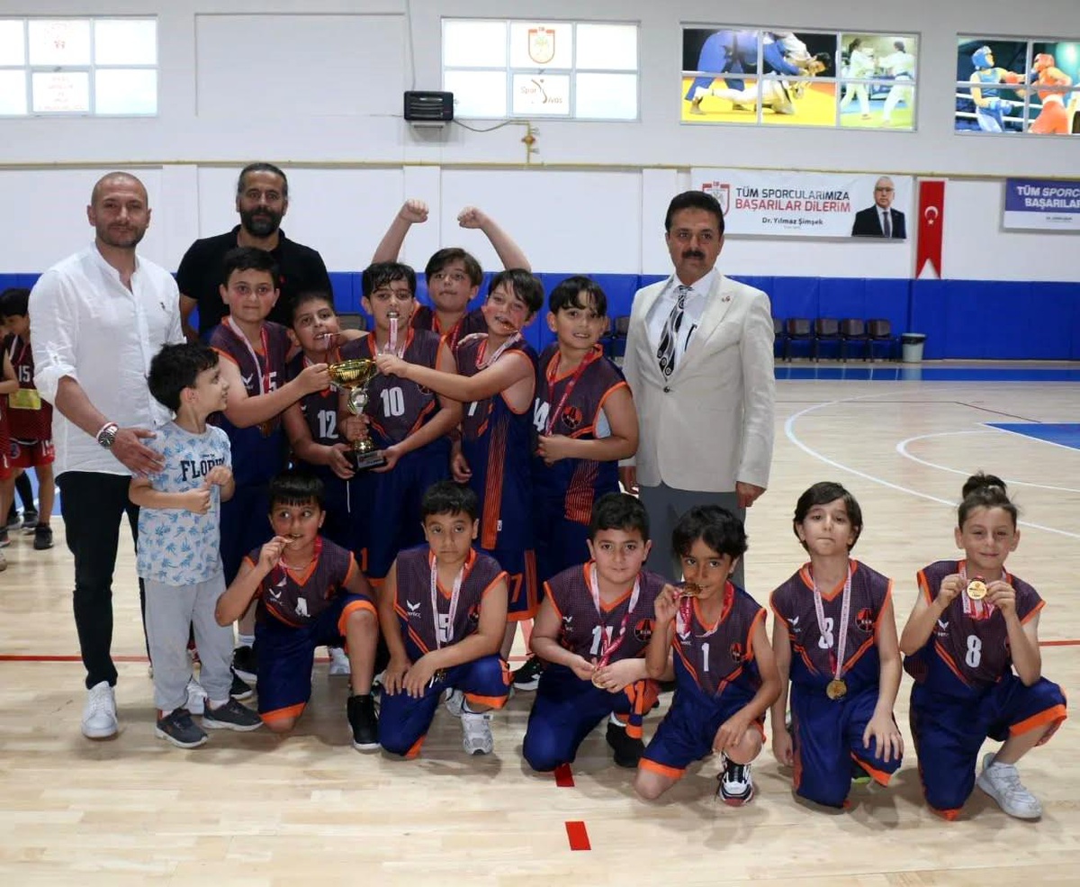 Sivas\'ta Minikler Basketbol Şampiyonası Tamamlandı
