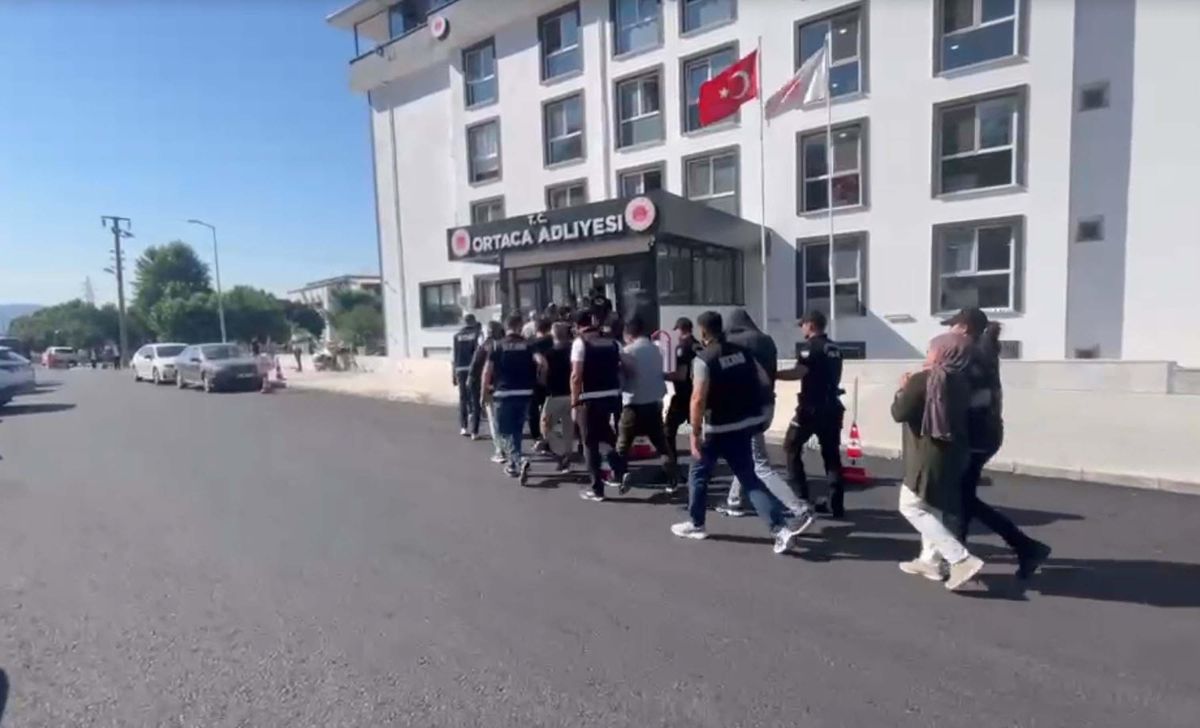 Muğla\'da Dolandırıcılık Operasyonu: 17 Gözaltı