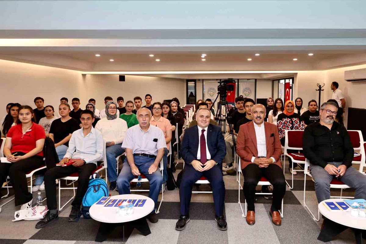 Rektör Altun, Marifet Mektebi Öğrencileriyle Buluştu