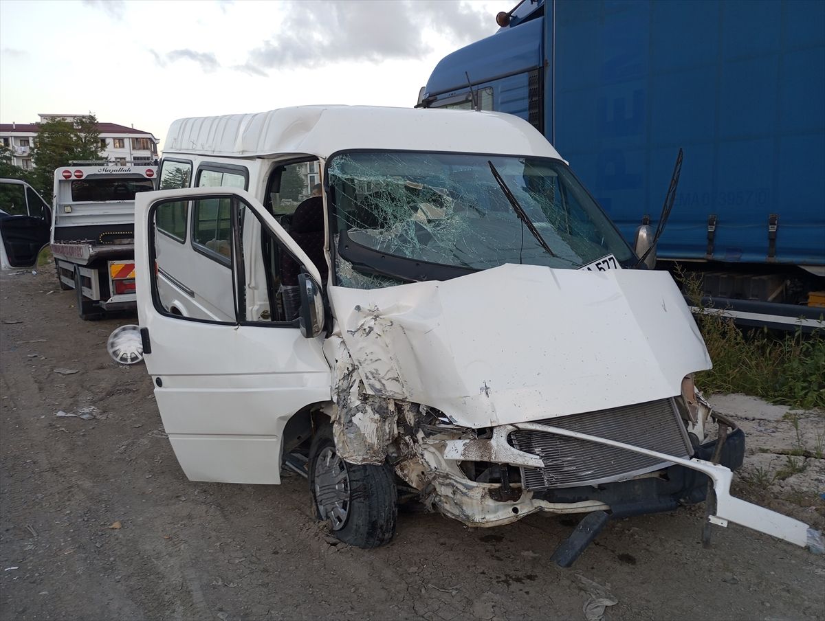 Çarşamba\'da Trafik Kazası: 2 Yaralı