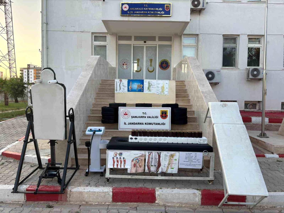 Akçakale\'de Ruhsatsız Sağlık Operasyonu