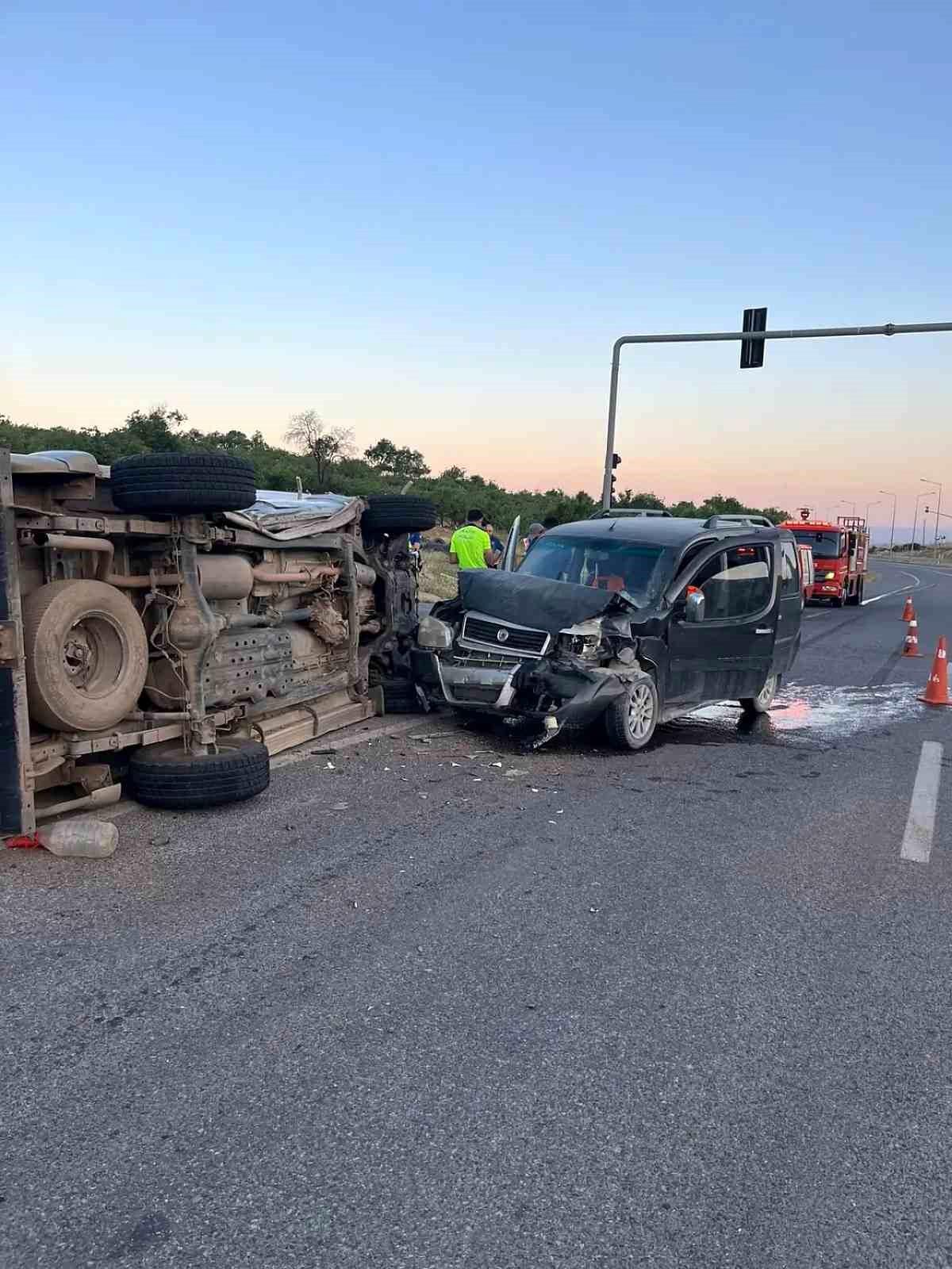 Siirt te araçlar çarpıştı: 2 ağır yaralı