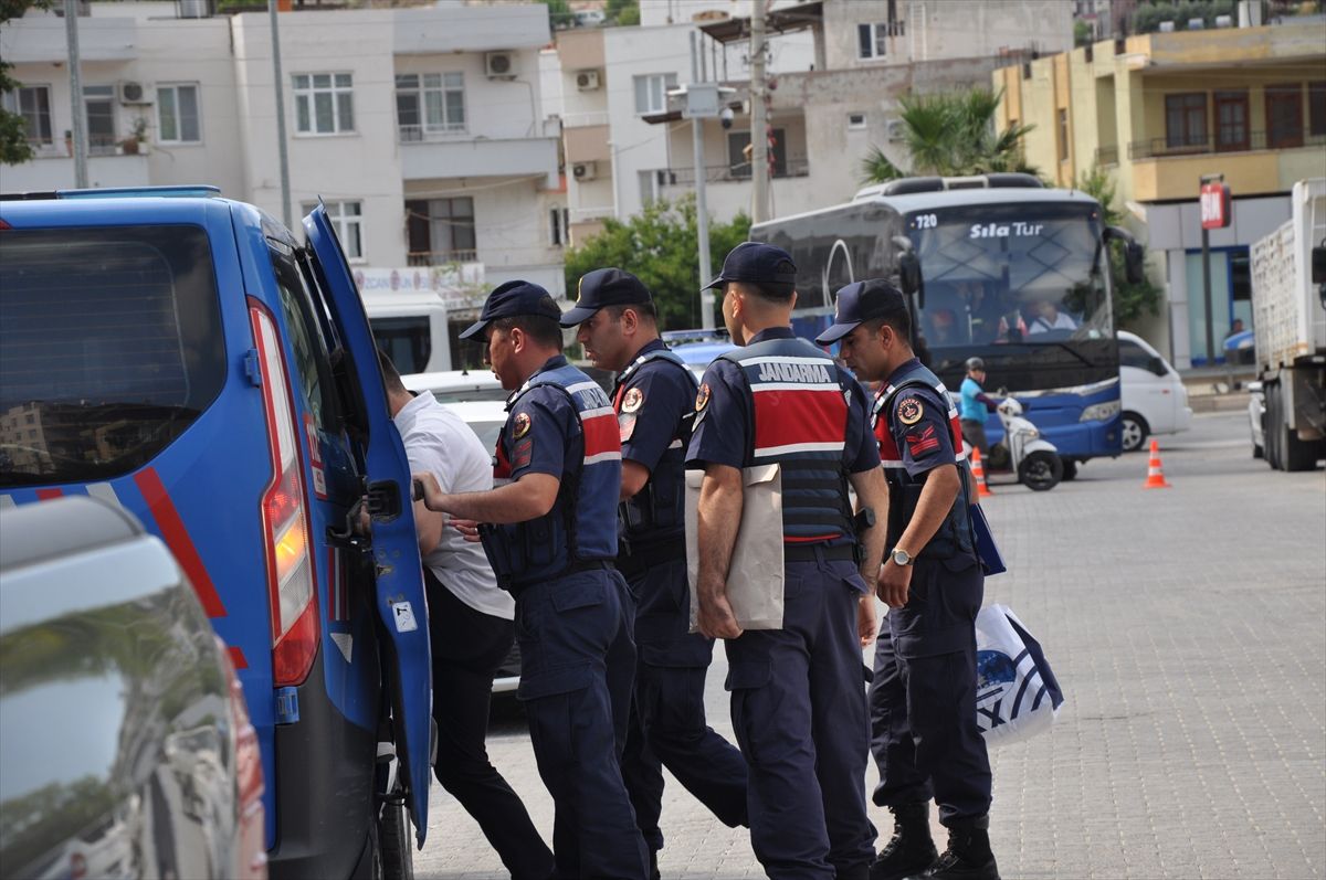 Mersin\'de Rüşvet Operasyonu: 18 Gözaltı