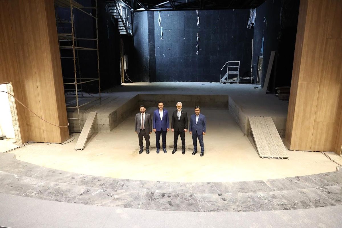 Tamer Karadağlı\'dan Bağcılar\'da açılacak tiyatro binası için "Süper" yorumu