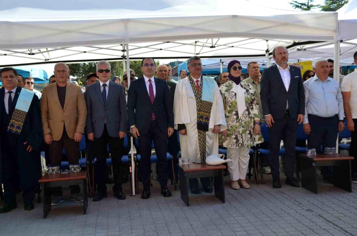 DPÜ Tavşanlı MYO\'dan coşkulu mezuniyet töreni