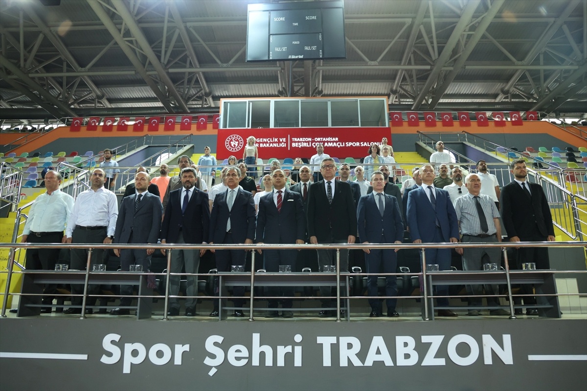 Trabzon\'da Okul Sporları Ödül Töreni