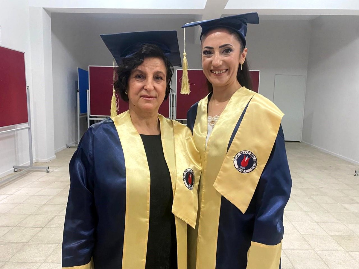 Üniversite hayalini 56 yaşında gerçekleştirdi