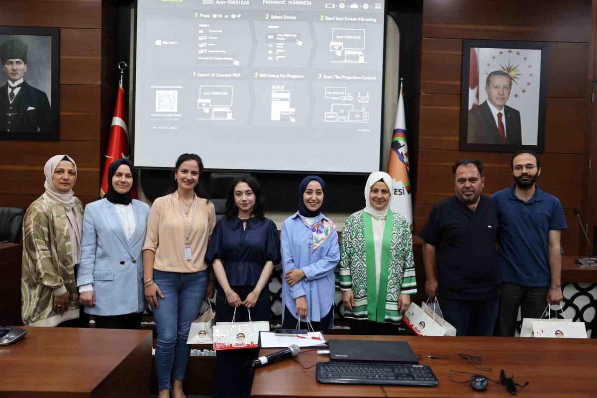 Uzmanlardan kadınlara "erken teşhis, sağlıklı beslenme ve egzersiz" uyarısı