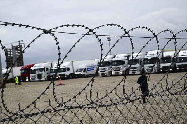 YKS soru kitapçıkları yüksek güvenlikle sınav merkezlerine gönderildi