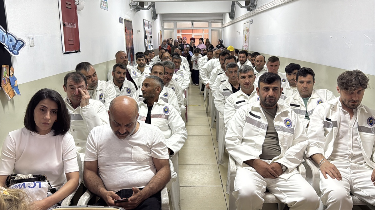 Maden İşçileri Okulda Babalar Günü Etkinliği Düzenledi