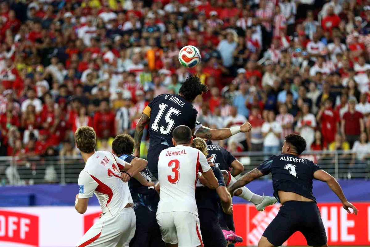 A Milli Takım Paraguay'a 0-1 Yenik Durumda
