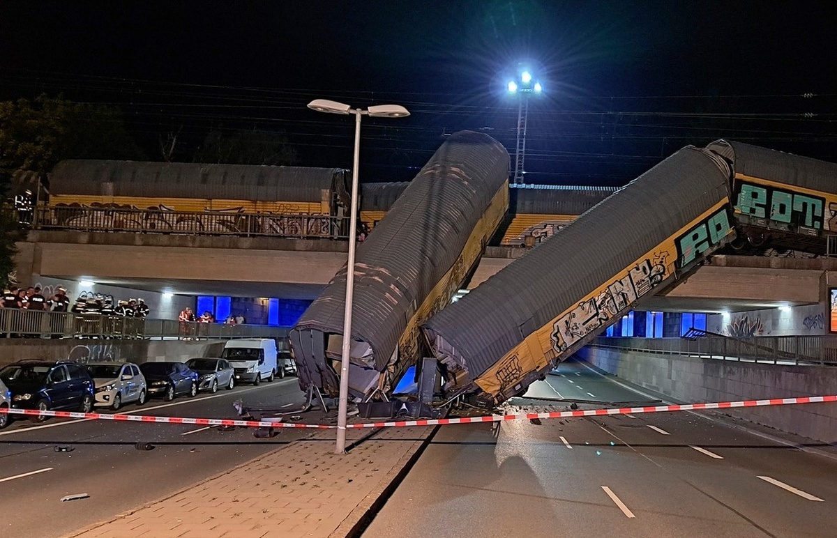 Münih\'te Yük Trenleri Çarpıştı: 1 Ölü