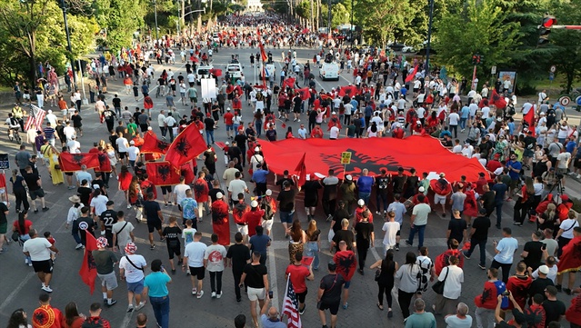 Arnavutluk’ta Trump bağlantılı turizm projesine 21 gündür protesto