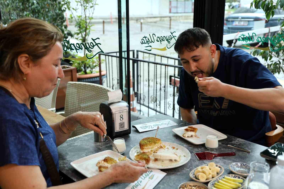Adana Sıcaklarında Dondurmalı Tatlılara Talep Patladı