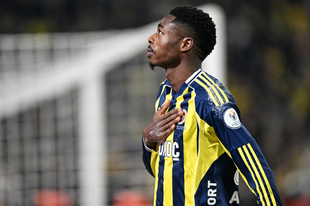  <a class='keyword-sd' href='/aziz-yildirim-2/' title='Aziz Yıldırım'>Aziz Yıldırım</a>, Sadettin Saran'ın transfer ettiği yıldız ismi g&ouml;nderiyor